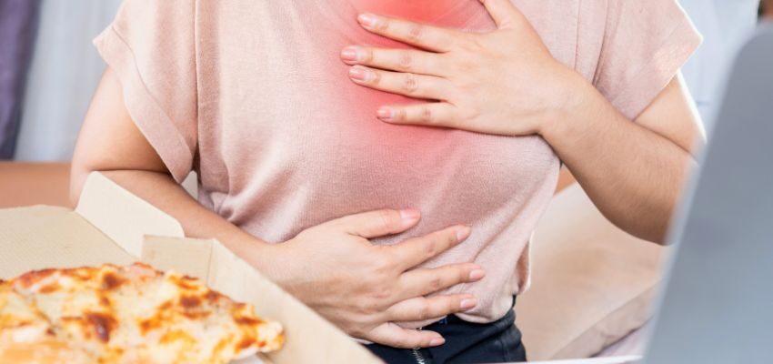 link between sinus stomach problem (4) The woman has stomach problems.