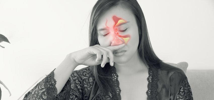 Uncomfortable sensation caused by crackling sound in sinuses