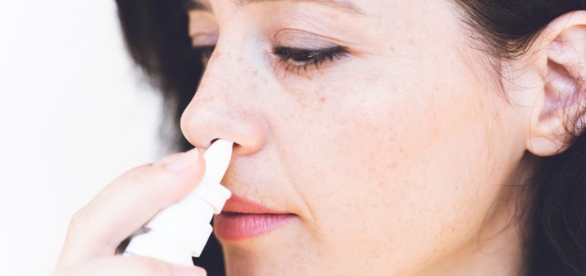 Saline solutions can help clear mucus and reduce inflammation by flushing out the nasal passages. This practice, known as a nasal rinse or nasal lavage, uses a specialized bottle or neti pot. A saline solution is introduced into one nostril, flows through the nasal cavity, and exits through the other nostril.