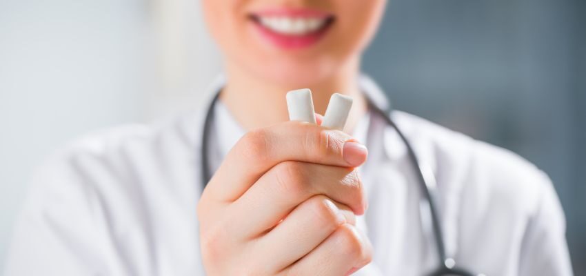 Chewing on gum can be an effective method for managing ear pressure, particularly during air travel.