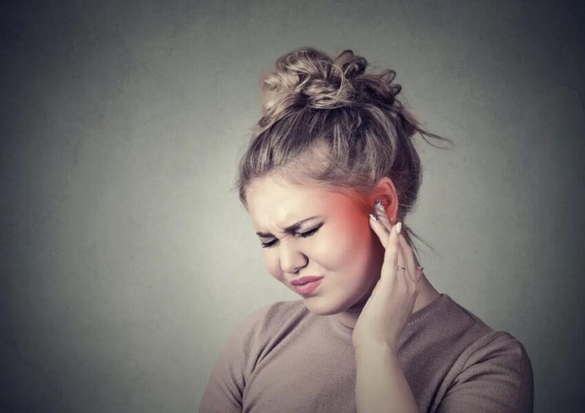 A woman popped her ear so badly out of annoyance because her ears were clogged, and she couldn't hear clearly.