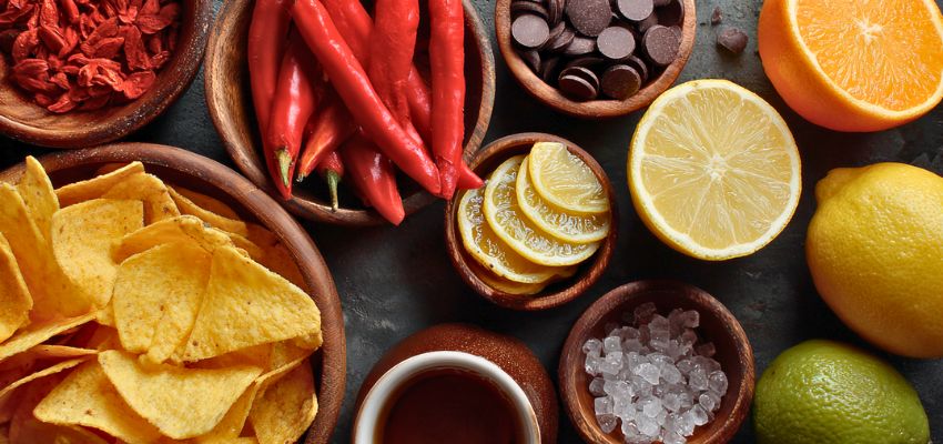 Foods to avoid when you have a sore throat.